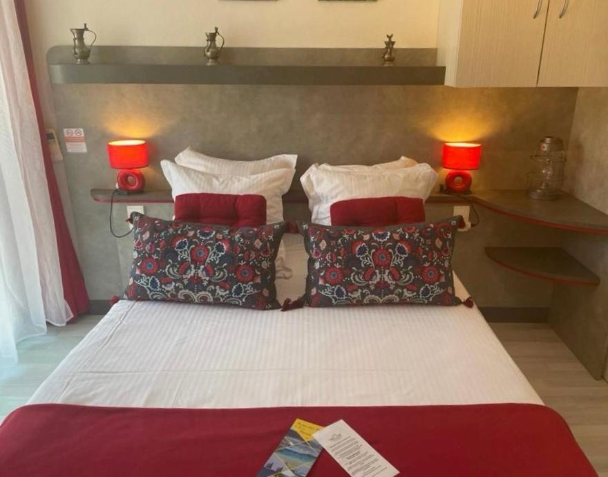 הייר Hotel Le Mediterranee מראה חיצוני תמונה